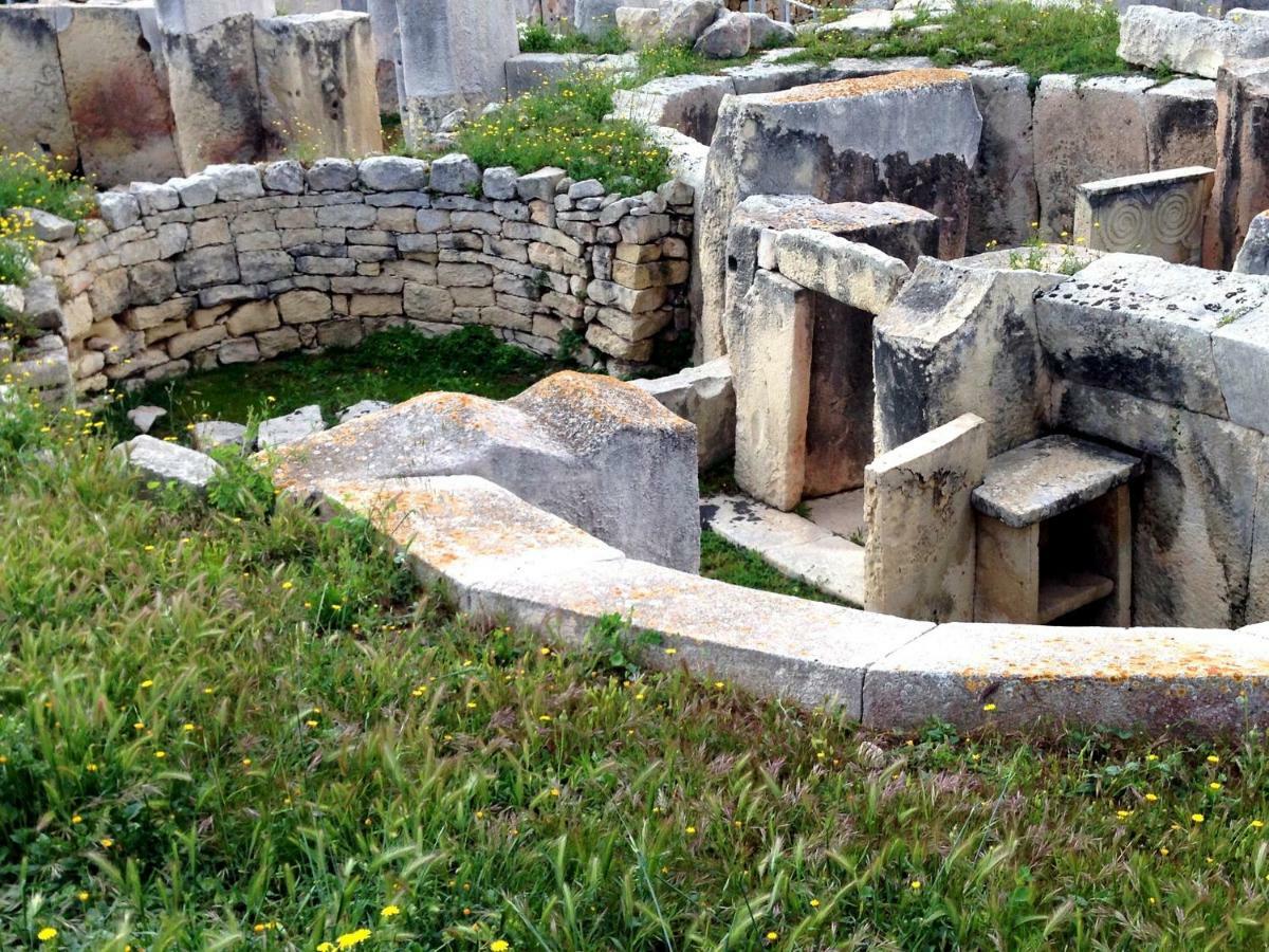 Velleran Accomodation Tarxien Exteriör bild
