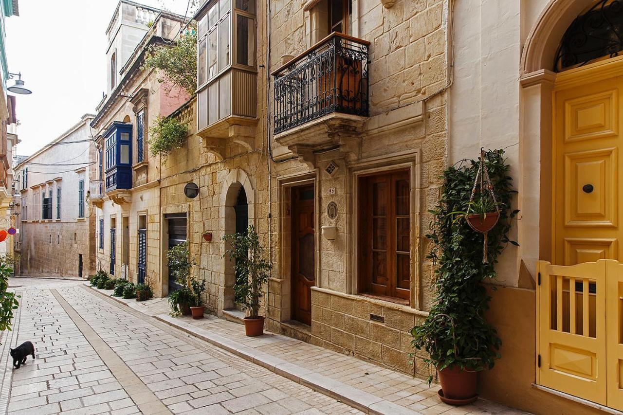 Velleran Accomodation Tarxien Exteriör bild